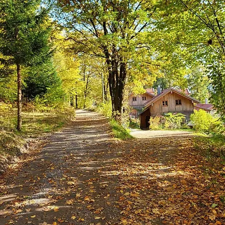 Sunleitn Ferienhaeuser Am Waldrand *